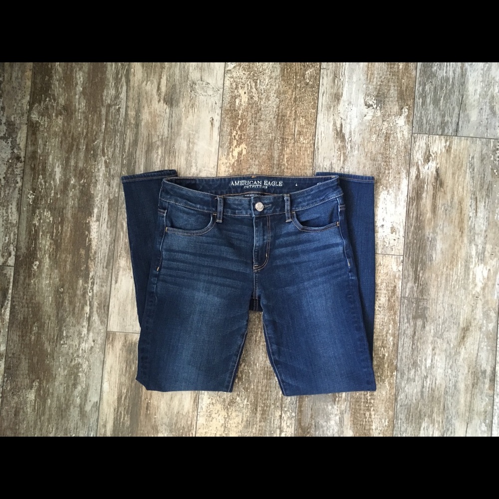American Eagle stretch jeggings.
